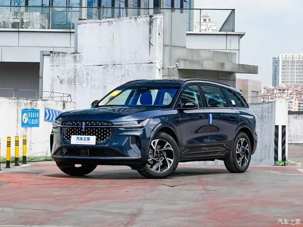 配有车道偏离预警5座中型SUV  航海家